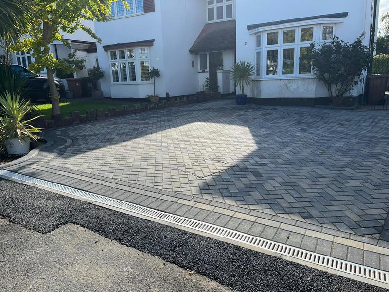 block paved driveway watford 10